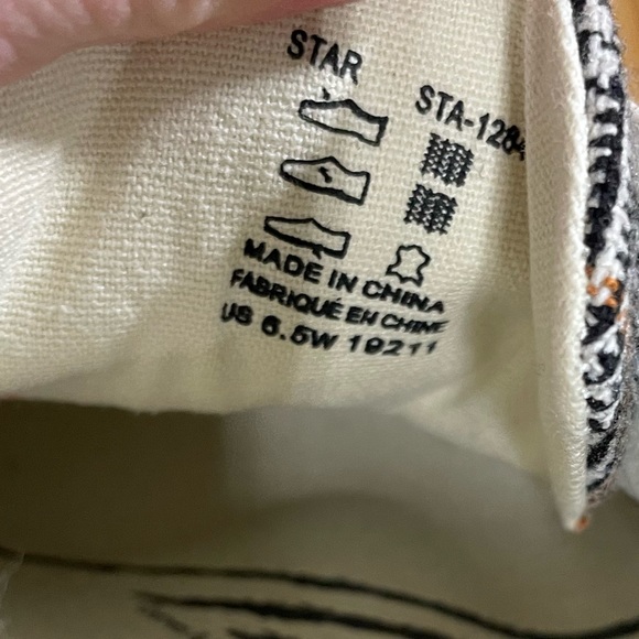 TAOS SZ 6.5 plaid sneakers.  Gently worn, great condition. - Picture 8 of 8